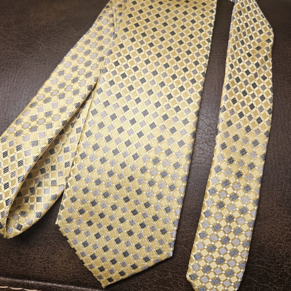 Donald Trump Men's Tie Necktie Yellow Gray Siver - Picture 8 of 9